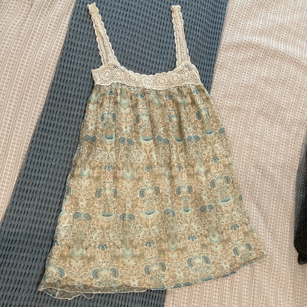 Elegant Lace-Trimmed Floral Dress